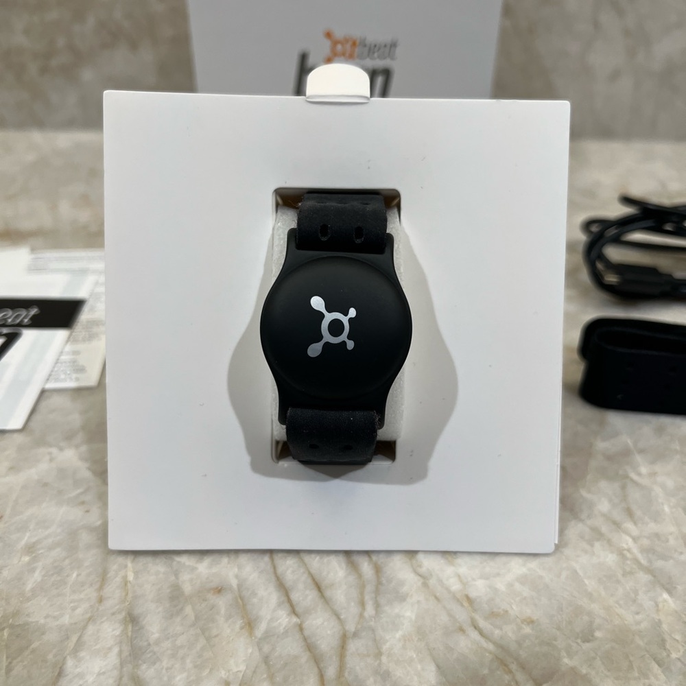 Orange Theory OT Beat Burn 2.0 Monitor w/ Two Straps and Charging Chord - Picture 2 of 6